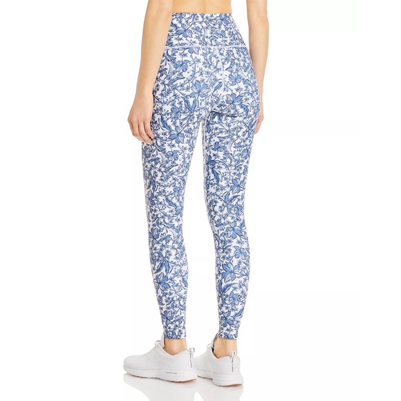 NEW AQUA Athletic Printed Leggings - Picture 3 of 6